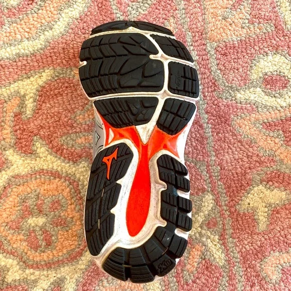 Women’s Mizuno Wave Inspire 15 Series. - Picture 5 of 5